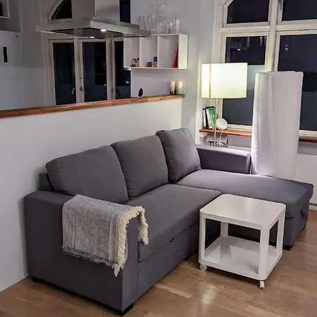 Sunny Studio Central Apartment