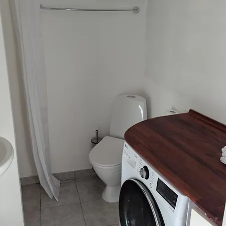 Sunny Studio Central Apartment *